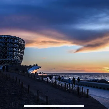 Zeezicht, Volledig Gerenoveerd Luxe Διαμέρισμα *