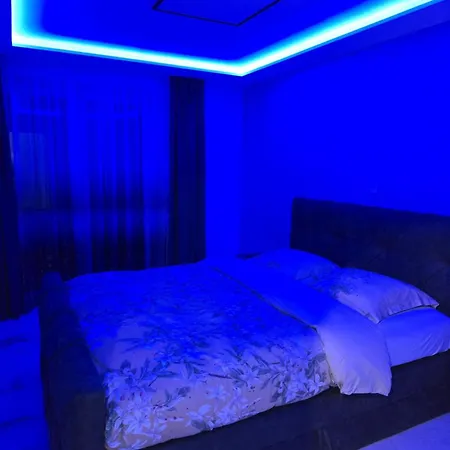 Zeezicht, Volledig Gerenoveerd Luxe Apartment