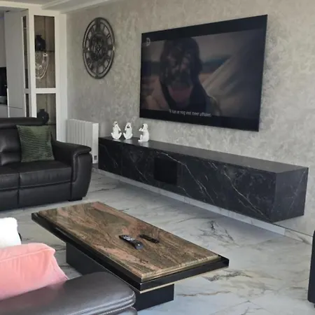 Apartament Zeezicht, Volledig Gerenoveerd Luxe